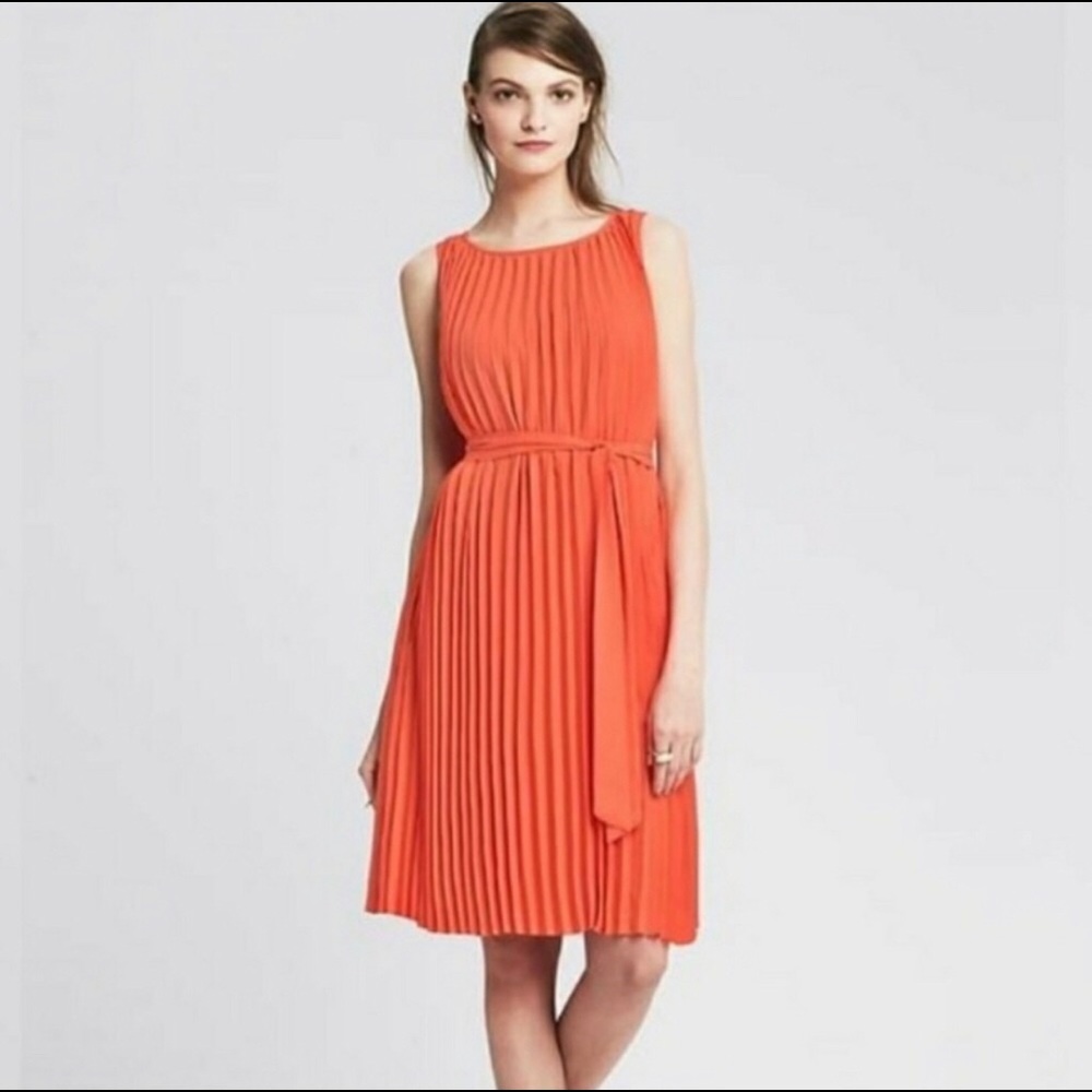 NWT Banana Republic Pleated Trapeze Dress 00P